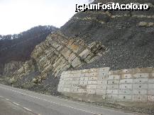 [P07] Acolo unde exista pericol de alunecare de teren, s-au construit parapeti de beton » foto by dorgo
 - 
<span class="allrVoted glyphicon glyphicon-heart hidden" id="av174040"></span>
<a class="m-l-10 hidden" id="sv174040" onclick="voting_Foto_DelVot(,174040,8187)" role="button">șterge vot <span class="glyphicon glyphicon-remove"></span></a>
<a id="v9174040" class=" c-red"  onclick="voting_Foto_SetVot(174040)" role="button"><span class="glyphicon glyphicon-heart-empty"></span> <b>LIKE</b> = Votează poza</a> <img class="hidden"  id="f174040W9" src="/imagini/loader.gif" border="0" /><span class="AjErrMes hidden" id="e174040ErM"></span>