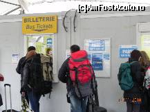 [P15] Casa de bilete pentru autobuzele care fac legatura aeroport Paris » foto by laurentiucapac
 - 
<span class="allrVoted glyphicon glyphicon-heart hidden" id="av174018"></span>
<a class="m-l-10 hidden" id="sv174018" onclick="voting_Foto_DelVot(,174018,8189)" role="button">șterge vot <span class="glyphicon glyphicon-remove"></span></a>
<a id="v9174018" class=" c-red"  onclick="voting_Foto_SetVot(174018)" role="button"><span class="glyphicon glyphicon-heart-empty"></span> <b>LIKE</b> = Votează poza</a> <img class="hidden"  id="f174018W9" src="/imagini/loader.gif" border="0" /><span class="AjErrMes hidden" id="e174018ErM"></span>