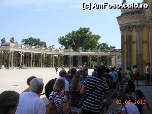 [P39] Potsdam - Palatul Sanssouci, coada de la intrare.  » foto by iulianic
 - 
<span class="allrVoted glyphicon glyphicon-heart hidden" id="av488345"></span>
<a class="m-l-10 hidden" id="sv488345" onclick="voting_Foto_DelVot(,488345,8200)" role="button">șterge vot <span class="glyphicon glyphicon-remove"></span></a>
<a id="v9488345" class=" c-red"  onclick="voting_Foto_SetVot(488345)" role="button"><span class="glyphicon glyphicon-heart-empty"></span> <b>LIKE</b> = Votează poza</a> <img class="hidden"  id="f488345W9" src="/imagini/loader.gif" border="0" /><span class="AjErrMes hidden" id="e488345ErM"></span>