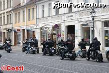 [P57] Motociclişti, pe Friedrich-Ebert-Straße » foto by Costi
 - 
<span class="allrVoted glyphicon glyphicon-heart hidden" id="av327018"></span>
<a class="m-l-10 hidden" id="sv327018" onclick="voting_Foto_DelVot(,327018,8200)" role="button">șterge vot <span class="glyphicon glyphicon-remove"></span></a>
<a id="v9327018" class=" c-red"  onclick="voting_Foto_SetVot(327018)" role="button"><span class="glyphicon glyphicon-heart-empty"></span> <b>LIKE</b> = Votează poza</a> <img class="hidden"  id="f327018W9" src="/imagini/loader.gif" border="0" /><span class="AjErrMes hidden" id="e327018ErM"></span>