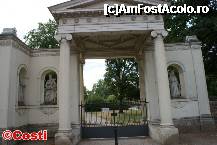 [P69] O intrare nefolosită în parcul Sanssouci » foto by Costi
 - 
<span class="allrVoted glyphicon glyphicon-heart hidden" id="av327038"></span>
<a class="m-l-10 hidden" id="sv327038" onclick="voting_Foto_DelVot(,327038,8200)" role="button">șterge vot <span class="glyphicon glyphicon-remove"></span></a>
<a id="v9327038" class=" c-red"  onclick="voting_Foto_SetVot(327038)" role="button"><span class="glyphicon glyphicon-heart-empty"></span> <b>LIKE</b> = Votează poza</a> <img class="hidden"  id="f327038W9" src="/imagini/loader.gif" border="0" /><span class="AjErrMes hidden" id="e327038ErM"></span>