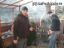 [P04] Barbeque in fata casei » foto by lavylus*
 - 
<span class="allrVoted glyphicon glyphicon-heart hidden" id="av175968"></span>
<a class="m-l-10 hidden" id="sv175968" onclick="voting_Foto_DelVot(,175968,8228)" role="button">șterge vot <span class="glyphicon glyphicon-remove"></span></a>
<a id="v9175968" class=" c-red"  onclick="voting_Foto_SetVot(175968)" role="button"><span class="glyphicon glyphicon-heart-empty"></span> <b>LIKE</b> = Votează poza</a> <img class="hidden"  id="f175968W9" src="/imagini/loader.gif" border="0" /><span class="AjErrMes hidden" id="e175968ErM"></span>