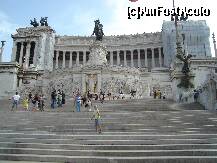 [P28] Roma-Monumentul lui Victor Emanuel » foto by gabivl
 - 
<span class="allrVoted glyphicon glyphicon-heart hidden" id="av180066"></span>
<a class="m-l-10 hidden" id="sv180066" onclick="voting_Foto_DelVot(,180066,8341)" role="button">șterge vot <span class="glyphicon glyphicon-remove"></span></a>
<a id="v9180066" class=" c-red"  onclick="voting_Foto_SetVot(180066)" role="button"><span class="glyphicon glyphicon-heart-empty"></span> <b>LIKE</b> = Votează poza</a> <img class="hidden"  id="f180066W9" src="/imagini/loader.gif" border="0" /><span class="AjErrMes hidden" id="e180066ErM"></span>