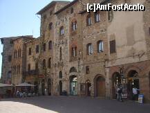 [P17] San Gimignano 1 » foto by Rila
 - 
<span class="allrVoted glyphicon glyphicon-heart hidden" id="av208300"></span>
<a class="m-l-10 hidden" id="sv208300" onclick="voting_Foto_DelVot(,208300,8341)" role="button">șterge vot <span class="glyphicon glyphicon-remove"></span></a>
<a id="v9208300" class=" c-red"  onclick="voting_Foto_SetVot(208300)" role="button"><span class="glyphicon glyphicon-heart-empty"></span> <b>LIKE</b> = Votează poza</a> <img class="hidden"  id="f208300W9" src="/imagini/loader.gif" border="0" /><span class="AjErrMes hidden" id="e208300ErM"></span>