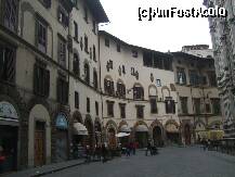 [P27] Strada in Florenta, la intrarea in Dom » foto by Rila
 - 
<span class="allrVoted glyphicon glyphicon-heart hidden" id="av208310"></span>
<a class="m-l-10 hidden" id="sv208310" onclick="voting_Foto_DelVot(,208310,8341)" role="button">șterge vot <span class="glyphicon glyphicon-remove"></span></a>
<a id="v9208310" class=" c-red"  onclick="voting_Foto_SetVot(208310)" role="button"><span class="glyphicon glyphicon-heart-empty"></span> <b>LIKE</b> = Votează poza</a> <img class="hidden"  id="f208310W9" src="/imagini/loader.gif" border="0" /><span class="AjErrMes hidden" id="e208310ErM"></span>
