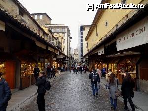 [P02] Magazinele de bijuterii - Ponte Vecchio, Florenta » foto by BOGDAN DSN
 - 
<span class="allrVoted glyphicon glyphicon-heart hidden" id="av423991"></span>
<a class="m-l-10 hidden" id="sv423991" onclick="voting_Foto_DelVot(,423991,8341)" role="button">șterge vot <span class="glyphicon glyphicon-remove"></span></a>
<a id="v9423991" class=" c-red"  onclick="voting_Foto_SetVot(423991)" role="button"><span class="glyphicon glyphicon-heart-empty"></span> <b>LIKE</b> = Votează poza</a> <img class="hidden"  id="f423991W9" src="/imagini/loader.gif" border="0" /><span class="AjErrMes hidden" id="e423991ErM"></span>