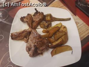 [P26] Volterra - Osteria tradițională Da Beppino. Cotlete de berbecuț.  » foto by Aurici
 - 
<span class="allrVoted glyphicon glyphicon-heart hidden" id="av986213"></span>
<a class="m-l-10 hidden" id="sv986213" onclick="voting_Foto_DelVot(,986213,8341)" role="button">șterge vot <span class="glyphicon glyphicon-remove"></span></a>
<a id="v9986213" class=" c-red"  onclick="voting_Foto_SetVot(986213)" role="button"><span class="glyphicon glyphicon-heart-empty"></span> <b>LIKE</b> = Votează poza</a> <img class="hidden"  id="f986213W9" src="/imagini/loader.gif" border="0" /><span class="AjErrMes hidden" id="e986213ErM"></span>