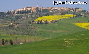 [P01] Pienza văzuta de pe şosea » foto by Carmen Ion
 - 
<span class="allrVoted glyphicon glyphicon-heart hidden" id="av589481"></span>
<a class="m-l-10 hidden" id="sv589481" onclick="voting_Foto_DelVot(,589481,8341)" role="button">șterge vot <span class="glyphicon glyphicon-remove"></span></a>
<a id="v9589481" class=" c-red"  onclick="voting_Foto_SetVot(589481)" role="button"><span class="glyphicon glyphicon-heart-empty"></span> <b>LIKE</b> = Votează poza</a> <img class="hidden"  id="f589481W9" src="/imagini/loader.gif" border="0" /><span class="AjErrMes hidden" id="e589481ErM"></span>