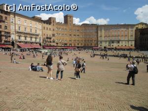 [P14] Piazza del Campo Siena » foto by Michi
 - 
<span class="allrVoted glyphicon glyphicon-heart hidden" id="av739548"></span>
<a class="m-l-10 hidden" id="sv739548" onclick="voting_Foto_DelVot(,739548,8341)" role="button">șterge vot <span class="glyphicon glyphicon-remove"></span></a>
<a id="v9739548" class=" c-red"  onclick="voting_Foto_SetVot(739548)" role="button"><span class="glyphicon glyphicon-heart-empty"></span> <b>LIKE</b> = Votează poza</a> <img class="hidden"  id="f739548W9" src="/imagini/loader.gif" border="0" /><span class="AjErrMes hidden" id="e739548ErM"></span>