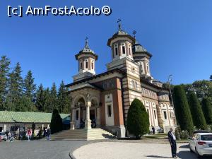 [P27] Vila Marald Sinaia.Manastirea Sinaia, biserica noua. » foto by Floria
 - 
<span class="allrVoted glyphicon glyphicon-heart hidden" id="av1281929"></span>
<a class="m-l-10 hidden" id="sv1281929" onclick="voting_Foto_DelVot(,1281929,8342)" role="button">șterge vot <span class="glyphicon glyphicon-remove"></span></a>
<a id="v91281929" class=" c-red"  onclick="voting_Foto_SetVot(1281929)" role="button"><span class="glyphicon glyphicon-heart-empty"></span> <b>LIKE</b> = Votează poza</a> <img class="hidden"  id="f1281929W9" src="/imagini/loader.gif" border="0" /><span class="AjErrMes hidden" id="e1281929ErM"></span>