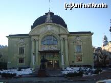 [P13] Cernauţi - Teatrul National si statuia Olgai Kobileanska. » foto by popescu.borsa*
 - 
<span class="allrVoted glyphicon glyphicon-heart hidden" id="av181822"></span>
<a class="m-l-10 hidden" id="sv181822" onclick="voting_Foto_DelVot(,181822,8421)" role="button">șterge vot <span class="glyphicon glyphicon-remove"></span></a>
<a id="v9181822" class=" c-red"  onclick="voting_Foto_SetVot(181822)" role="button"><span class="glyphicon glyphicon-heart-empty"></span> <b>LIKE</b> = Votează poza</a> <img class="hidden"  id="f181822W9" src="/imagini/loader.gif" border="0" /><span class="AjErrMes hidden" id="e181822ErM"></span>