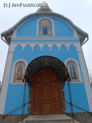 [P43] Mănăstirea Bănceni, Biserica „Acoperământul Maicii Domnului”, Fațada principală cu Pictura „Acoperământul Maicii Domnului” » foto by mprofeanu
 - 
<span class="allrVoted glyphicon glyphicon-heart hidden" id="av1504229"></span>
<a class="m-l-10 hidden" id="sv1504229" onclick="voting_Foto_DelVot(,1504229,8421)" role="button">șterge vot <span class="glyphicon glyphicon-remove"></span></a>
<a id="v91504229" class=" c-red"  onclick="voting_Foto_SetVot(1504229)" role="button"><span class="glyphicon glyphicon-heart-empty"></span> <b>LIKE</b> = Votează poza</a> <img class="hidden"  id="f1504229W9" src="/imagini/loader.gif" border="0" /><span class="AjErrMes hidden" id="e1504229ErM"></span>