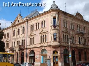 [P38] Cernăuți, clădire frumoasă lângă Piața Teatrului » foto by mprofeanu
 - 
<span class="allrVoted glyphicon glyphicon-heart hidden" id="av1507630"></span>
<a class="m-l-10 hidden" id="sv1507630" onclick="voting_Foto_DelVot(,1507630,8421)" role="button">șterge vot <span class="glyphicon glyphicon-remove"></span></a>
<a id="v91507630" class=" c-red"  onclick="voting_Foto_SetVot(1507630)" role="button"><span class="glyphicon glyphicon-heart-empty"></span> <b>LIKE</b> = Votează poza</a> <img class="hidden"  id="f1507630W9" src="/imagini/loader.gif" border="0" /><span class="AjErrMes hidden" id="e1507630ErM"></span>