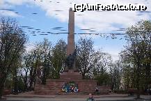 [P17] Monumentul 'eliberatorilor' sovietici » foto by Ovidiu istorie
 - 
<span class="allrVoted glyphicon glyphicon-heart hidden" id="av316092"></span>
<a class="m-l-10 hidden" id="sv316092" onclick="voting_Foto_DelVot(,316092,8421)" role="button">șterge vot <span class="glyphicon glyphicon-remove"></span></a>
<a id="v9316092" class=" c-red"  onclick="voting_Foto_SetVot(316092)" role="button"><span class="glyphicon glyphicon-heart-empty"></span> <b>LIKE</b> = Votează poza</a> <img class="hidden"  id="f316092W9" src="/imagini/loader.gif" border="0" /><span class="AjErrMes hidden" id="e316092ErM"></span>