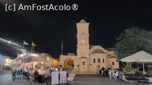 [P12] Tot in centrul orasului se gaseste si magnifica biserica din piatra Agios Lazaros, unul dintre cele mai remarcabile exemple de arhitectura bizantina din Cipru.Cele 3 cupole si turnul clopotnita original au fost distruse in anii stapanirii otomane. Sfantul Lazar a ajuns in Cipru după ce a fost inviat de Iisus si a trait in oras timp de 30 de ani, fiind hirotonit episcop de Kition. Dupa moartea sa, moastele sfantului au fost ingropate la baza bisericii, dupa care biserica a fost reconstruita de mai multe ori, crezandu-se ca ramasitele au fost iremediabil pierdute. Abia in anii ‘70 ai secolului trecut, in timpul restaurarii, au fost gasite moastele, astazi fiind un artefact valoros, fiind expuse publicului. » foto by geani anto
 - 
<span class="allrVoted glyphicon glyphicon-heart hidden" id="av1534865"></span>
<a class="m-l-10 hidden" id="sv1534865" onclick="voting_Foto_DelVot(,1534865,8430)" role="button">șterge vot <span class="glyphicon glyphicon-remove"></span></a>
<a id="v91534865" class=" c-red"  onclick="voting_Foto_SetVot(1534865)" role="button"><span class="glyphicon glyphicon-heart-empty"></span> <b>LIKE</b> = Votează poza</a> <img class="hidden"  id="f1534865W9" src="/imagini/loader.gif" border="0" /><span class="AjErrMes hidden" id="e1534865ErM"></span>