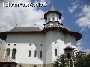 [P17] Mănăstirea Doamnei - Piatra de temelie a bisericii mari a fost aşezată în octombrie 2013.  » foto by Floryn81
 - 
<span class="allrVoted glyphicon glyphicon-heart hidden" id="av882166"></span>
<a class="m-l-10 hidden" id="sv882166" onclick="voting_Foto_DelVot(,882166,8452)" role="button">șterge vot <span class="glyphicon glyphicon-remove"></span></a>
<a id="v9882166" class=" c-red"  onclick="voting_Foto_SetVot(882166)" role="button"><span class="glyphicon glyphicon-heart-empty"></span> <b>LIKE</b> = Votează poza</a> <img class="hidden"  id="f882166W9" src="/imagini/loader.gif" border="0" /><span class="AjErrMes hidden" id="e882166ErM"></span>