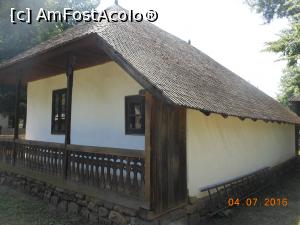 [P10] Piatra Șoimului - Casă țărănească de la sfârşitul sec. XIX şi începutul sec. XX. Vedere din spate.  » foto by iulianic
 - 
<span class="allrVoted glyphicon glyphicon-heart hidden" id="av756594"></span>
<a class="m-l-10 hidden" id="sv756594" onclick="voting_Foto_DelVot(,756594,8488)" role="button">șterge vot <span class="glyphicon glyphicon-remove"></span></a>
<a id="v9756594" class=" c-red"  onclick="voting_Foto_SetVot(756594)" role="button"><span class="glyphicon glyphicon-heart-empty"></span> <b>LIKE</b> = Votează poza</a> <img class="hidden"  id="f756594W9" src="/imagini/loader.gif" border="0" /><span class="AjErrMes hidden" id="e756594ErM"></span>