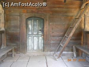 [P17] Răpciuni - Biserica de lemn. Vedere din pridvor.  » foto by iulianic
 - 
<span class="allrVoted glyphicon glyphicon-heart hidden" id="av756602"></span>
<a class="m-l-10 hidden" id="sv756602" onclick="voting_Foto_DelVot(,756602,8488)" role="button">șterge vot <span class="glyphicon glyphicon-remove"></span></a>
<a id="v9756602" class=" c-red"  onclick="voting_Foto_SetVot(756602)" role="button"><span class="glyphicon glyphicon-heart-empty"></span> <b>LIKE</b> = Votează poza</a> <img class="hidden"  id="f756602W9" src="/imagini/loader.gif" border="0" /><span class="AjErrMes hidden" id="e756602ErM"></span>