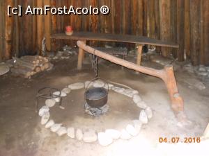 [P22] Răpciuni - Amenajări sumare în colibă.  » foto by iulianic
 - 
<span class="allrVoted glyphicon glyphicon-heart hidden" id="av756607"></span>
<a class="m-l-10 hidden" id="sv756607" onclick="voting_Foto_DelVot(,756607,8488)" role="button">șterge vot <span class="glyphicon glyphicon-remove"></span></a>
<a id="v9756607" class=" c-red"  onclick="voting_Foto_SetVot(756607)" role="button"><span class="glyphicon glyphicon-heart-empty"></span> <b>LIKE</b> = Votează poza</a> <img class="hidden"  id="f756607W9" src="/imagini/loader.gif" border="0" /><span class="AjErrMes hidden" id="e756607ErM"></span>