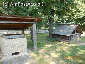 [P24] Mastacăn - Loznița și cotețul porcului, componente ale gospodăriei țărănești.  » foto by iulianic
 - 
<span class="allrVoted glyphicon glyphicon-heart hidden" id="av756609"></span>
<a class="m-l-10 hidden" id="sv756609" onclick="voting_Foto_DelVot(,756609,8488)" role="button">șterge vot <span class="glyphicon glyphicon-remove"></span></a>
<a id="v9756609" class=" c-red"  onclick="voting_Foto_SetVot(756609)" role="button"><span class="glyphicon glyphicon-heart-empty"></span> <b>LIKE</b> = Votează poza</a> <img class="hidden"  id="f756609W9" src="/imagini/loader.gif" border="0" /><span class="AjErrMes hidden" id="e756609ErM"></span>