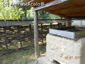 [P26] Mastacăn - Loznița nelipsită dintr-o gospodărie țărănească.  » foto by iulianic
 - 
<span class="allrVoted glyphicon glyphicon-heart hidden" id="av756611"></span>
<a class="m-l-10 hidden" id="sv756611" onclick="voting_Foto_DelVot(,756611,8488)" role="button">șterge vot <span class="glyphicon glyphicon-remove"></span></a>
<a id="v9756611" class=" c-red"  onclick="voting_Foto_SetVot(756611)" role="button"><span class="glyphicon glyphicon-heart-empty"></span> <b>LIKE</b> = Votează poza</a> <img class="hidden"  id="f756611W9" src="/imagini/loader.gif" border="0" /><span class="AjErrMes hidden" id="e756611ErM"></span>