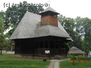 [P04] Răpciuni - Biserica de lemn salvată din lac. Vedere dinspre sud-vest.  » foto by iulianic
 - 
<span class="allrVoted glyphicon glyphicon-heart hidden" id="av756575"></span>
<a class="m-l-10 hidden" id="sv756575" onclick="voting_Foto_DelVot(,756575,8488)" role="button">șterge vot <span class="glyphicon glyphicon-remove"></span></a>
<a id="v9756575" class=" c-red"  onclick="voting_Foto_SetVot(756575)" role="button"><span class="glyphicon glyphicon-heart-empty"></span> <b>LIKE</b> = Votează poza</a> <img class="hidden"  id="f756575W9" src="/imagini/loader.gif" border="0" /><span class="AjErrMes hidden" id="e756575ErM"></span>