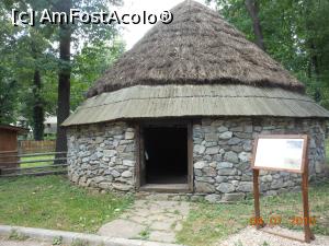 [P22] Muzeul Satului - Staur de piatră din Șugag (Alba).  » foto by iulianic
 - 
<span class="allrVoted glyphicon glyphicon-heart hidden" id="av802123"></span>
<a class="m-l-10 hidden" id="sv802123" onclick="voting_Foto_DelVot(,802123,8488)" role="button">șterge vot <span class="glyphicon glyphicon-remove"></span></a>
<a id="v9802123" class=" c-red"  onclick="voting_Foto_SetVot(802123)" role="button"><span class="glyphicon glyphicon-heart-empty"></span> <b>LIKE</b> = Votează poza</a> <img class="hidden"  id="f802123W9" src="/imagini/loader.gif" border="0" /><span class="AjErrMes hidden" id="e802123ErM"></span>