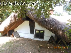 [P05] Muzeul Satului - Bordei din Castranova (Dolj).  » foto by iulianic
 - 
<span class="allrVoted glyphicon glyphicon-heart hidden" id="av802104"></span>
<a class="m-l-10 hidden" id="sv802104" onclick="voting_Foto_DelVot(,802104,8488)" role="button">șterge vot <span class="glyphicon glyphicon-remove"></span></a>
<a id="v9802104" class=" c-red"  onclick="voting_Foto_SetVot(802104)" role="button"><span class="glyphicon glyphicon-heart-empty"></span> <b>LIKE</b> = Votează poza</a> <img class="hidden"  id="f802104W9" src="/imagini/loader.gif" border="0" /><span class="AjErrMes hidden" id="e802104ErM"></span>