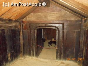 [P07] Muzeul Satului - Bordei din Drăghiceni (Olt), interior.  » foto by iulianic
 - 
<span class="allrVoted glyphicon glyphicon-heart hidden" id="av802106"></span>
<a class="m-l-10 hidden" id="sv802106" onclick="voting_Foto_DelVot(,802106,8488)" role="button">șterge vot <span class="glyphicon glyphicon-remove"></span></a>
<a id="v9802106" class=" c-red"  onclick="voting_Foto_SetVot(802106)" role="button"><span class="glyphicon glyphicon-heart-empty"></span> <b>LIKE</b> = Votează poza</a> <img class="hidden"  id="f802106W9" src="/imagini/loader.gif" border="0" /><span class="AjErrMes hidden" id="e802106ErM"></span>