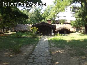 [P08] Muzeul Satului - bordei Castranova jud Dolj » foto by mishu
 - 
<span class="allrVoted glyphicon glyphicon-heart hidden" id="av801501"></span>
<a class="m-l-10 hidden" id="sv801501" onclick="voting_Foto_DelVot(,801501,8488)" role="button">șterge vot <span class="glyphicon glyphicon-remove"></span></a>
<a id="v9801501" class=" c-red"  onclick="voting_Foto_SetVot(801501)" role="button"><span class="glyphicon glyphicon-heart-empty"></span> <b>LIKE</b> = Votează poza</a> <img class="hidden"  id="f801501W9" src="/imagini/loader.gif" border="0" /><span class="AjErrMes hidden" id="e801501ErM"></span>