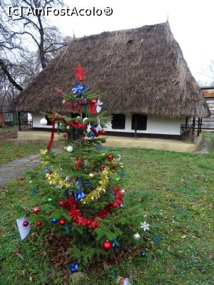 [P01] Crăciunul se apropie și în Muzeul Satului din București. » foto by tata123 🔱
 - 
<span class="allrVoted glyphicon glyphicon-heart hidden" id="av1270650"></span>
<a class="m-l-10 hidden" id="sv1270650" onclick="voting_Foto_DelVot(,1270650,8488)" role="button">șterge vot <span class="glyphicon glyphicon-remove"></span></a>
<a id="v91270650" class=" c-red"  onclick="voting_Foto_SetVot(1270650)" role="button"><span class="glyphicon glyphicon-heart-empty"></span> <b>LIKE</b> = Votează poza</a> <img class="hidden"  id="f1270650W9" src="/imagini/loader.gif" border="0" /><span class="AjErrMes hidden" id="e1270650ErM"></span>