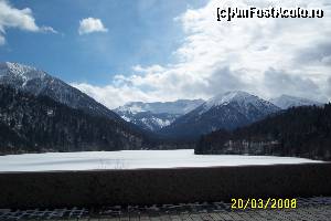 [P09] Lacul Sylvenstein, înconjurat de munți înzăpeziți » foto by Alina53
 - 
<span class="allrVoted glyphicon glyphicon-heart hidden" id="av598578"></span>
<a class="m-l-10 hidden" id="sv598578" onclick="voting_Foto_DelVot(,598578,8498)" role="button">șterge vot <span class="glyphicon glyphicon-remove"></span></a>
<a id="v9598578" class=" c-red"  onclick="voting_Foto_SetVot(598578)" role="button"><span class="glyphicon glyphicon-heart-empty"></span> <b>LIKE</b> = Votează poza</a> <img class="hidden"  id="f598578W9" src="/imagini/loader.gif" border="0" /><span class="AjErrMes hidden" id="e598578ErM"></span>