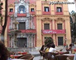 [P12] Palatul episcopal din Malaga, situat în Plaza del Obispo, în lateral faţă de catedrală.  » foto by Carmen Ion
 - 
<span class="allrVoted glyphicon glyphicon-heart hidden" id="av608967"></span>
<a class="m-l-10 hidden" id="sv608967" onclick="voting_Foto_DelVot(,608967,8504)" role="button">șterge vot <span class="glyphicon glyphicon-remove"></span></a>
<a id="v9608967" class=" c-red"  onclick="voting_Foto_SetVot(608967)" role="button"><span class="glyphicon glyphicon-heart-empty"></span> <b>LIKE</b> = Votează poza</a> <img class="hidden"  id="f608967W9" src="/imagini/loader.gif" border="0" /><span class="AjErrMes hidden" id="e608967ErM"></span>