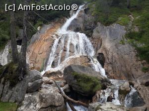 [P70] Cascada de la nivelul 1 al telecabinei către ghețarul Hintertuxer. Nici nu știu dacă are un nume.  » foto by Aurici
 - 
<span class="allrVoted glyphicon glyphicon-heart hidden" id="av1037845"></span>
<a class="m-l-10 hidden" id="sv1037845" onclick="voting_Foto_DelVot(,1037845,8584)" role="button">șterge vot <span class="glyphicon glyphicon-remove"></span></a>
<a id="v91037845" class=" c-red"  onclick="voting_Foto_SetVot(1037845)" role="button"><span class="glyphicon glyphicon-heart-empty"></span> <b>LIKE</b> = Votează poza</a> <img class="hidden"  id="f1037845W9" src="/imagini/loader.gif" border="0" /><span class="AjErrMes hidden" id="e1037845ErM"></span>