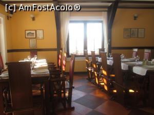 [P16] La Promenada Rasnov- Interiorul restaurantului.  » foto by Floria
 - 
<span class="allrVoted glyphicon glyphicon-heart hidden" id="av837328"></span>
<a class="m-l-10 hidden" id="sv837328" onclick="voting_Foto_DelVot(,837328,8637)" role="button">șterge vot <span class="glyphicon glyphicon-remove"></span></a>
<a id="v9837328" class=" c-red"  onclick="voting_Foto_SetVot(837328)" role="button"><span class="glyphicon glyphicon-heart-empty"></span> <b>LIKE</b> = Votează poza</a> <img class="hidden"  id="f837328W9" src="/imagini/loader.gif" border="0" /><span class="AjErrMes hidden" id="e837328ErM"></span>