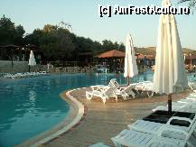 [P10] Piscina din jurul restaurantelor si a terasei » foto by RossoNerro
 - 
<span class="allrVoted glyphicon glyphicon-heart hidden" id="av297919"></span>
<a class="m-l-10 hidden" id="sv297919" onclick="voting_Foto_DelVot(,297919,8649)" role="button">șterge vot <span class="glyphicon glyphicon-remove"></span></a>
<a id="v9297919" class=" c-red"  onclick="voting_Foto_SetVot(297919)" role="button"><span class="glyphicon glyphicon-heart-empty"></span> <b>LIKE</b> = Votează poza</a> <img class="hidden"  id="f297919W9" src="/imagini/loader.gif" border="0" /><span class="AjErrMes hidden" id="e297919ErM"></span>