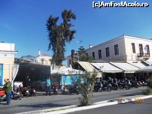 [P11] La sosire in Aegina pe strada principala.  » foto by melena
 - 
<span class="allrVoted glyphicon glyphicon-heart hidden" id="av622296"></span>
<a class="m-l-10 hidden" id="sv622296" onclick="voting_Foto_DelVot(,622296,8651)" role="button">șterge vot <span class="glyphicon glyphicon-remove"></span></a>
<a id="v9622296" class=" c-red"  onclick="voting_Foto_SetVot(622296)" role="button"><span class="glyphicon glyphicon-heart-empty"></span> <b>LIKE</b> = Votează poza</a> <img class="hidden"  id="f622296W9" src="/imagini/loader.gif" border="0" /><span class="AjErrMes hidden" id="e622296ErM"></span>