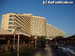 [P23] Dimineata, cand soarele isi facea aparitia, hotelul parea poleit cu aur.  » foto by foxliviu71
 - 
<span class="allrVoted glyphicon glyphicon-heart hidden" id="av360457"></span>
<a class="m-l-10 hidden" id="sv360457" onclick="voting_Foto_DelVot(,360457,8653)" role="button">șterge vot <span class="glyphicon glyphicon-remove"></span></a>
<a id="v9360457" class=" c-red"  onclick="voting_Foto_SetVot(360457)" role="button"><span class="glyphicon glyphicon-heart-empty"></span> <b>LIKE</b> = Votează poza</a> <img class="hidden"  id="f360457W9" src="/imagini/loader.gif" border="0" /><span class="AjErrMes hidden" id="e360457ErM"></span>