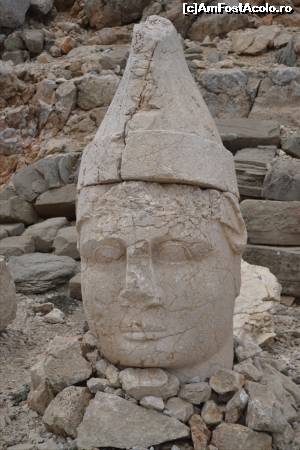 [P74] Muntele Nemrut » foto by TraianS
 - 
<span class="allrVoted glyphicon glyphicon-heart hidden" id="av614775"></span>
<a class="m-l-10 hidden" id="sv614775" onclick="voting_Foto_DelVot(,614775,8659)" role="button">șterge vot <span class="glyphicon glyphicon-remove"></span></a>
<a id="v9614775" class=" c-red"  onclick="voting_Foto_SetVot(614775)" role="button"><span class="glyphicon glyphicon-heart-empty"></span> <b>LIKE</b> = Votează poza</a> <img class="hidden"  id="f614775W9" src="/imagini/loader.gif" border="0" /><span class="AjErrMes hidden" id="e614775ErM"></span>