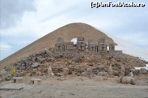 [P78] Muntele Nemrut. Terasa de Est.  » foto by TraianS
 - 
<span class="allrVoted glyphicon glyphicon-heart hidden" id="av614789"></span>
<a class="m-l-10 hidden" id="sv614789" onclick="voting_Foto_DelVot(,614789,8659)" role="button">șterge vot <span class="glyphicon glyphicon-remove"></span></a>
<a id="v9614789" class=" c-red"  onclick="voting_Foto_SetVot(614789)" role="button"><span class="glyphicon glyphicon-heart-empty"></span> <b>LIKE</b> = Votează poza</a> <img class="hidden"  id="f614789W9" src="/imagini/loader.gif" border="0" /><span class="AjErrMes hidden" id="e614789ErM"></span>