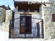 [P09] aceasta este intrarea in taverna makrynari » foto by ilincutei c*
 - 
<span class="allrVoted glyphicon glyphicon-heart hidden" id="av162416"></span>
<a class="m-l-10 hidden" id="sv162416" onclick="voting_Foto_DelVot(,162416,8662)" role="button">șterge vot <span class="glyphicon glyphicon-remove"></span></a>
<a id="v9162416" class=" c-red"  onclick="voting_Foto_SetVot(162416)" role="button"><span class="glyphicon glyphicon-heart-empty"></span> <b>LIKE</b> = Votează poza</a> <img class="hidden"  id="f162416W9" src="/imagini/loader.gif" border="0" /><span class="AjErrMes hidden" id="e162416ErM"></span>