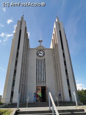 [P39] Fațada Catedralei <strong>Akureyrarkirkja...observați un ușor iz de asemănare stilistică cu Hallgrimskirkja din Reykyavik</strong> » foto by le_maitre
 - 
<span class="allrVoted glyphicon glyphicon-heart hidden" id="av1205146"></span>
<a class="m-l-10 hidden" id="sv1205146" onclick="voting_Foto_DelVot(,1205146,8786)" role="button">șterge vot <span class="glyphicon glyphicon-remove"></span></a>
<a id="v91205146" class=" c-red"  onclick="voting_Foto_SetVot(1205146)" role="button"><span class="glyphicon glyphicon-heart-empty"></span> <b>LIKE</b> = Votează poza</a> <img class="hidden"  id="f1205146W9" src="/imagini/loader.gif" border="0" /><span class="AjErrMes hidden" id="e1205146ErM"></span>