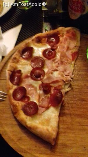 [P06] Jumătatea de pizza carnivora care a scăpat și a reușit să fie fotografiată » foto by Mitica49
 - 
<span class="allrVoted glyphicon glyphicon-heart hidden" id="av967652"></span>
<a class="m-l-10 hidden" id="sv967652" onclick="voting_Foto_DelVot(,967652,8790)" role="button">șterge vot <span class="glyphicon glyphicon-remove"></span></a>
<a id="v9967652" class=" c-red"  onclick="voting_Foto_SetVot(967652)" role="button"><span class="glyphicon glyphicon-heart-empty"></span> <b>LIKE</b> = Votează poza</a> <img class="hidden"  id="f967652W9" src="/imagini/loader.gif" border="0" /><span class="AjErrMes hidden" id="e967652ErM"></span>