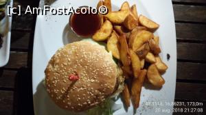 [P30] Ce am mâncat seara la restaurantul hotelului - burgerul casei.  » foto by Aurici
 - 
<span class="allrVoted glyphicon glyphicon-heart hidden" id="av1043408"></span>
<a class="m-l-10 hidden" id="sv1043408" onclick="voting_Foto_DelVot(,1043408,8791)" role="button">șterge vot <span class="glyphicon glyphicon-remove"></span></a>
<a id="v91043408" class=" c-red"  onclick="voting_Foto_SetVot(1043408)" role="button"><span class="glyphicon glyphicon-heart-empty"></span> <b>LIKE</b> = Votează poza</a> <img class="hidden"  id="f1043408W9" src="/imagini/loader.gif" border="0" /><span class="AjErrMes hidden" id="e1043408ErM"></span>