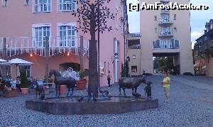 [P14] Grup statuar rural în orașul Bad Griesbach-Therme din Bavaria, Germania.  » foto by traian.leuca †
 - 
<span class="allrVoted glyphicon glyphicon-heart hidden" id="av581160"></span>
<a class="m-l-10 hidden" id="sv581160" onclick="voting_Foto_DelVot(,581160,8893)" role="button">șterge vot <span class="glyphicon glyphicon-remove"></span></a>
<a id="v9581160" class=" c-red"  onclick="voting_Foto_SetVot(581160)" role="button"><span class="glyphicon glyphicon-heart-empty"></span> <b>LIKE</b> = Votează poza</a> <img class="hidden"  id="f581160W9" src="/imagini/loader.gif" border="0" /><span class="AjErrMes hidden" id="e581160ErM"></span>