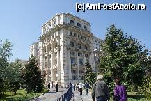 [P01] Intrarea la Parlament, aripa dreaptă, dinspre Splai » foto by Costi
 - 
<span class="allrVoted glyphicon glyphicon-heart hidden" id="av69990"></span>
<a class="m-l-10 hidden" id="sv69990" onclick="voting_Foto_DelVot(,69990,8917)" role="button">șterge vot <span class="glyphicon glyphicon-remove"></span></a>
<a id="v969990" class=" c-red"  onclick="voting_Foto_SetVot(69990)" role="button"><span class="glyphicon glyphicon-heart-empty"></span> <b>LIKE</b> = Votează poza</a> <img class="hidden"  id="f69990W9" src="/imagini/loader.gif" border="0" /><span class="AjErrMes hidden" id="e69990ErM"></span>