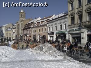 [P22] In Piata Sfatului, la pranz poti servi vinul fiert in plina strada, intre munti de zapada » foto by dorgo
 - 
<span class="allrVoted glyphicon glyphicon-heart hidden" id="av828888"></span>
<a class="m-l-10 hidden" id="sv828888" onclick="voting_Foto_DelVot(,828888,8978)" role="button">șterge vot <span class="glyphicon glyphicon-remove"></span></a>
<a id="v9828888" class=" c-red"  onclick="voting_Foto_SetVot(828888)" role="button"><span class="glyphicon glyphicon-heart-empty"></span> <b>LIKE</b> = Votează poza</a> <img class="hidden"  id="f828888W9" src="/imagini/loader.gif" border="0" /><span class="AjErrMes hidden" id="e828888ErM"></span>