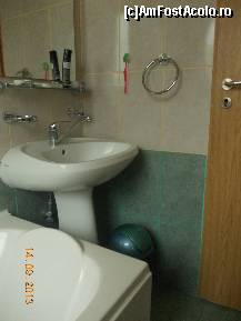 [P07] Baia apartamentului 6 » foto by rodica1016
 - 
<span class="allrVoted glyphicon glyphicon-heart hidden" id="av471632"></span>
<a class="m-l-10 hidden" id="sv471632" onclick="voting_Foto_DelVot(,471632,8983)" role="button">șterge vot <span class="glyphicon glyphicon-remove"></span></a>
<a id="v9471632" class=" c-red"  onclick="voting_Foto_SetVot(471632)" role="button"><span class="glyphicon glyphicon-heart-empty"></span> <b>LIKE</b> = Votează poza</a> <img class="hidden"  id="f471632W9" src="/imagini/loader.gif" border="0" /><span class="AjErrMes hidden" id="e471632ErM"></span>