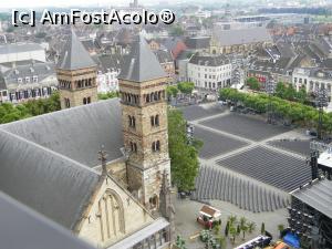 [P44] Maastricht turistic- Vrijthof vazută din turnul Bisericii St. Jans » foto by doina_c24
 - 
<span class="allrVoted glyphicon glyphicon-heart hidden" id="av761938"></span>
<a class="m-l-10 hidden" id="sv761938" onclick="voting_Foto_DelVot(,761938,8990)" role="button">șterge vot <span class="glyphicon glyphicon-remove"></span></a>
<a id="v9761938" class=" c-red"  onclick="voting_Foto_SetVot(761938)" role="button"><span class="glyphicon glyphicon-heart-empty"></span> <b>LIKE</b> = Votează poza</a> <img class="hidden"  id="f761938W9" src="/imagini/loader.gif" border="0" /><span class="AjErrMes hidden" id="e761938ErM"></span>