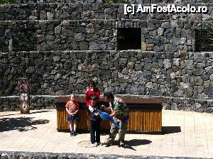 [P29] My boy la spectacolul cu papagali » foto by bogdan 75
 - 
<span class="allrVoted glyphicon glyphicon-heart hidden" id="av433652"></span>
<a class="m-l-10 hidden" id="sv433652" onclick="voting_Foto_DelVot(,433652,9107)" role="button">șterge vot <span class="glyphicon glyphicon-remove"></span></a>
<a id="v9433652" class=" c-red"  onclick="voting_Foto_SetVot(433652)" role="button"><span class="glyphicon glyphicon-heart-empty"></span> <b>LIKE</b> = Votează poza</a> <img class="hidden"  id="f433652W9" src="/imagini/loader.gif" border="0" /><span class="AjErrMes hidden" id="e433652ErM"></span>